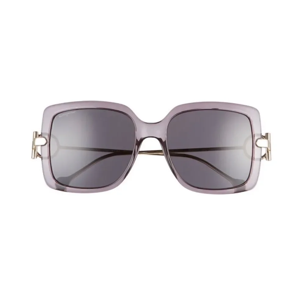 NIB FERRAGAMO Salvatore Ferragamo Gancio 55mm Square Sunglasses, Grey